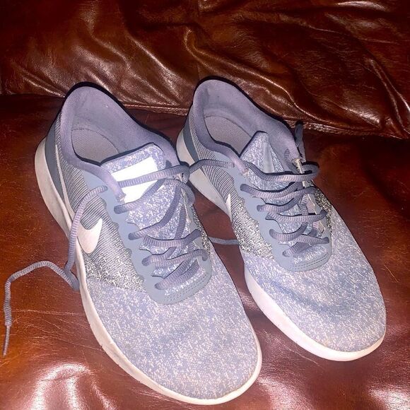 Mens Nike size 7.5  - Picture 1 of 11